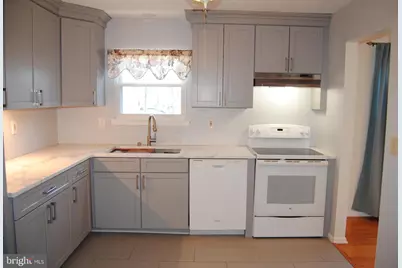 10 Featherbed Court, Lawrenceville, NJ 08648 - Photo 4