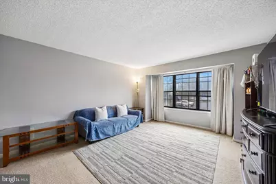 9 Alburtus Court, Lawrenceville, NJ 08648 - Photo 2