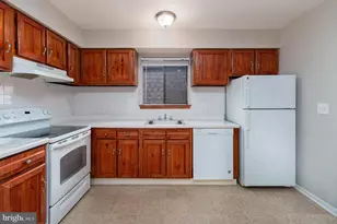 423 Meadow Woods Ln, Lawrence Township, NJ 08648 - Photo 4