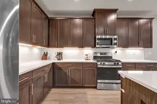 14 Pratt Ln, Lawrence Township, NJ 08648 - Photo 10