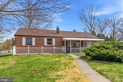 360 Hollowbrook, Ewing Township, NJ 08638 - Photo 2