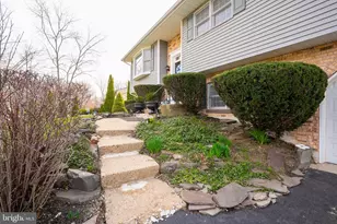 29 Hawthorne Ln, Hightstown, NJ 08520 - Photo 4