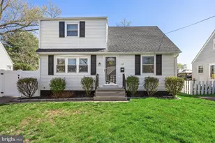39 Longwood Dr, Hamilton Township, NJ 08620 - Photo 1