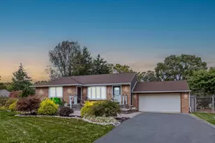 5 Cherokee Dr, Pennington, NJ 08534 - Photo 2