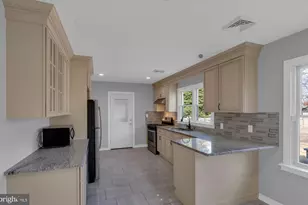 211 E Ward St, East Windsor Township, NJ 08520 - Photo 4