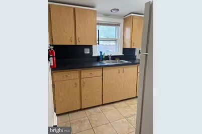 124 Dey Street #UNIT B, RIGHT SIDE, Hightstown, NJ 08520 - Photo 6