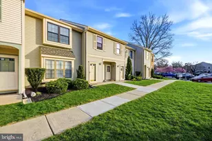 151 Wyndham Pl, Robbinsville Township, NJ 08691 - Photo 2