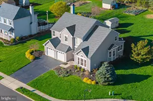 14 Honeysuckle Dr, Robbinsville, NJ 08691 - Photo 2