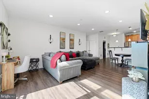 2 N Commerce Square, Robbinsville Township, NJ 08691 - Photo 8