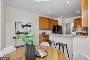 10 Dickens Dr, Lawrenceville, NJ 08648 - Photo 16