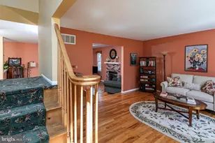 8 Poinsett Dr, Lawrence Township, NJ 08648 - Photo 10