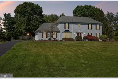 4 Monroe Drive, Princeton Junction, NJ 08550 - Photo 2
