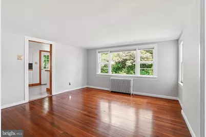 415 Village Road E, Princeton Junction, NJ 08550 - Photo 10