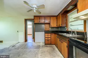 784 Yardville Hamilton Square Rd, Hamilton Township, NJ 08691 - Photo 8