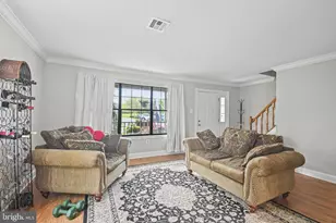 7 Beverly Ct, Robbinsville, NJ 08691 - Photo 4