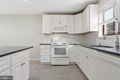 702 Meadow Woods Lane, Lawrence Township, NJ 08648 - Photo 6