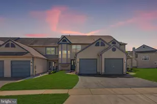 16 Goldenrod Ct, Trenton, NJ 08690 - Photo 2