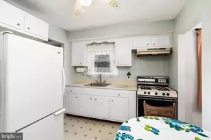 857 Estates Blvd, Hamilton Township, NJ 08690 - Photo 10