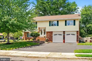 8 Quaint Ln, Hamilton Township, NJ 08690 - Photo 2