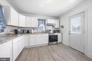 226 Bergen St, Hamilton Township, NJ 08610 - Photo 4