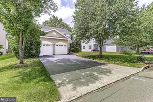 75 Manley Rd, Pennington, NJ 08534 - Photo 2