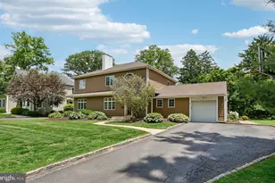 313 Hale St, Pennington, NJ 08534 - Photo 2