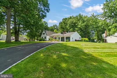 2 Holly Drive, East Windsor Township, NJ 08520 - Photo 4