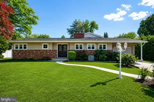 90 Franklin Corner Rd, Trenton, NJ 08648 - Photo 1