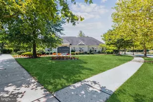 321 Masterson Ct, Ewing Township, NJ 08618 - Photo 4