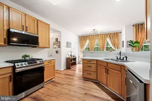 8 Kingsley Ct, East Windsor Township, NJ 08520 - Photo 8