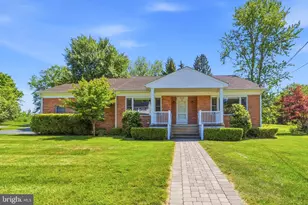 17 Brophy Dr, Ewing Township, NJ 08638 - Photo 1
