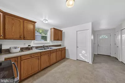 444 Hunt Avenue, Hamilton Township, NJ 08610 - Photo 10
