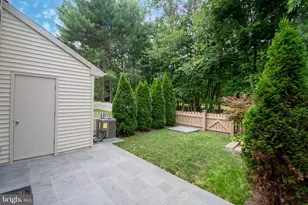 10 Devon Ct, Robbinsville, NJ 08691 - Photo 32