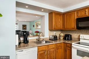 19 James Cubberly Ct, Hamilton Township, NJ 08610 - Photo 10