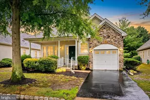 10 Hummingbird Dr, Hamilton Township, NJ 08690 - Photo 2