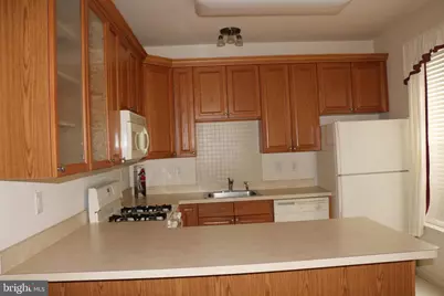 75 Kyle Way, Ewing Township, NJ 08628 - Photo 2