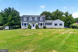 35 Beechwood Dr, Robbinsville, NJ 08691 - Photo 2