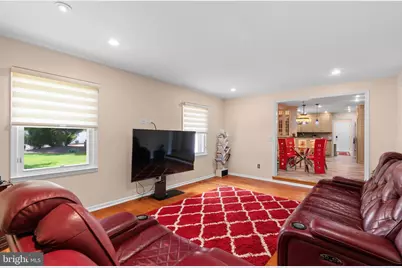 1 W Cartwright Drive, Princeton Junction, NJ 08550 - Photo 12