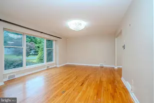 318 Oak Ln, Princeton Junction, NJ 08550 - Photo 10