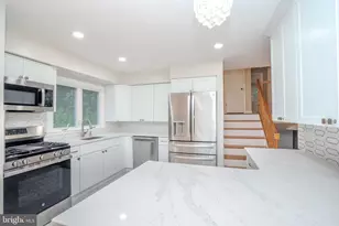 318 Oak Ln, Princeton Junction, NJ 08550 - Photo 4