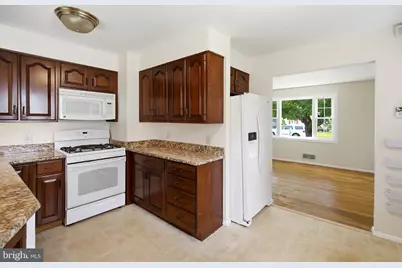 43 Longwood Drive, Hamilton Township, NJ 08620 - Photo 10