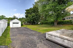 708 Nathan Hale Ave, Trenton, NJ 08648 - Photo 36