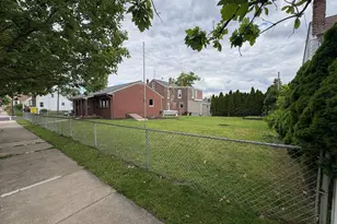 1040 Indiana Ave, Trenton, NJ 08638 - Photo 4
