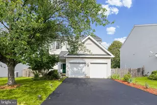 4 Bonner Ct, Pennington, NJ 08534 - Photo 1