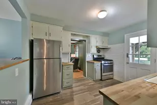 24 Railroad Ave, Ewing Township, NJ 08628 - Photo 10