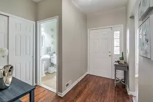 216 E Waverly Ct, Robbinsville Township, NJ 08691 - Photo 2