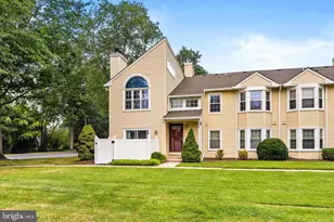 5 Mill Run W, Hightstown, NJ 08520 - Photo 2