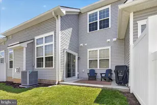 33 Tucker Way, Pennington, NJ 08534 - Photo 2