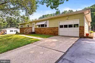281 Windsor Rd, Hightstown, NJ 08520 - Photo 4