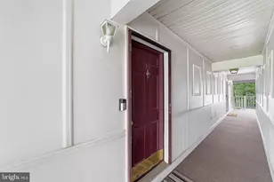 85 Cheverny Ct, Hamilton Township, NJ 08619 - Photo 6